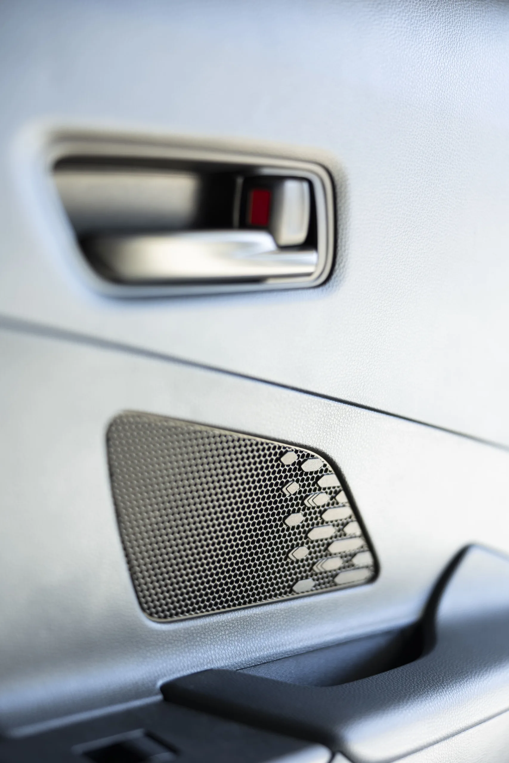 The degree of sophistication of plastic parts in automobiles is constantly increasing