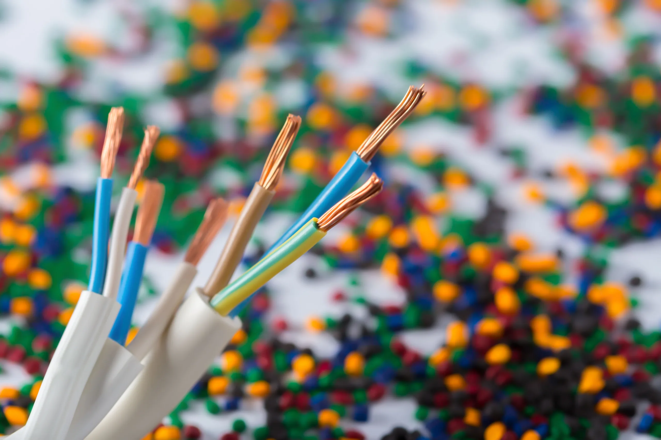 Diseñamos y fabricamos gamas personalizadas de colores y aditivos en masterbatch.